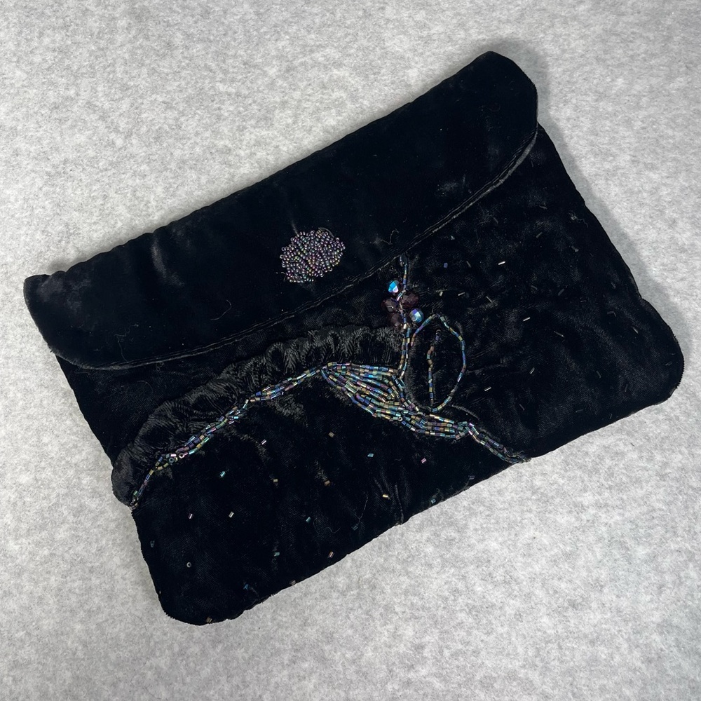 Black Velvet Fold Over Clutch Seed Bead Embellishment Magnetic Snap Retro‎ Glam